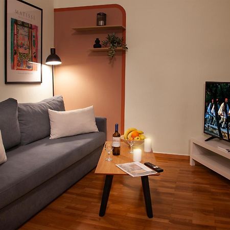 Aris123 By Smart Cozy Suites - Apartments In The Heart Of Athens - 5 Minutes From Metro - Available 24Hr Exterior photo