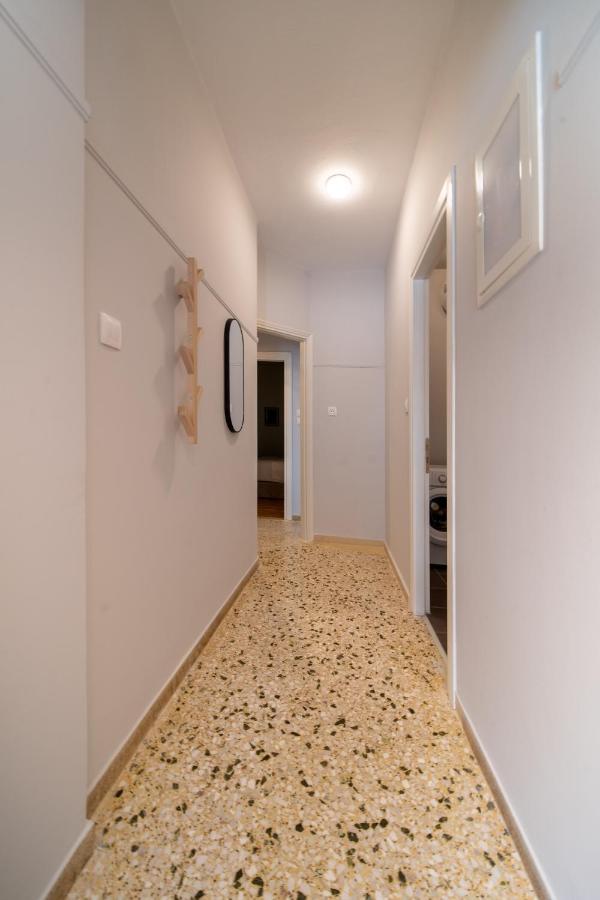 Aris123 By Smart Cozy Suites - Apartments In The Heart Of Athens - 5 Minutes From Metro - Available 24Hr Exterior photo
